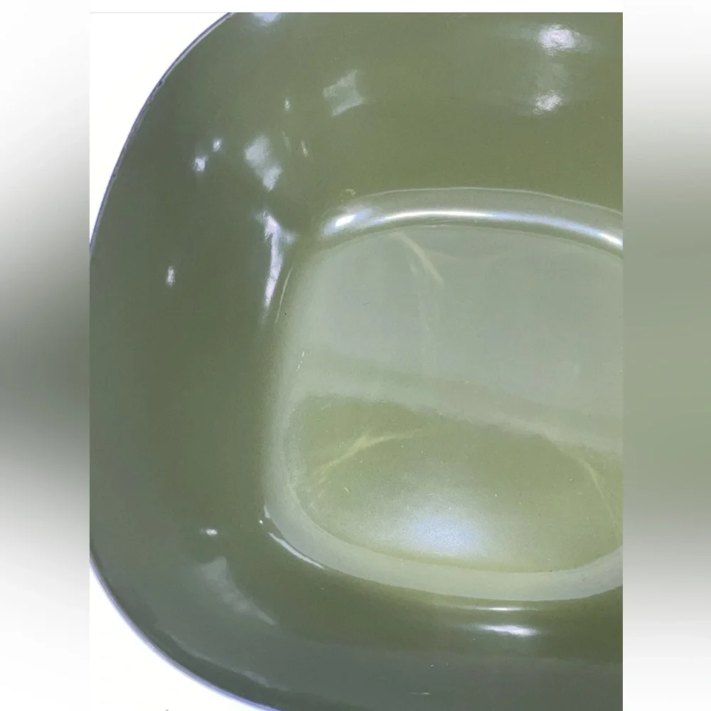CATHRINEHOLM 1960s avocado green enamel salad bowl mid century kitchen 9.75”wide